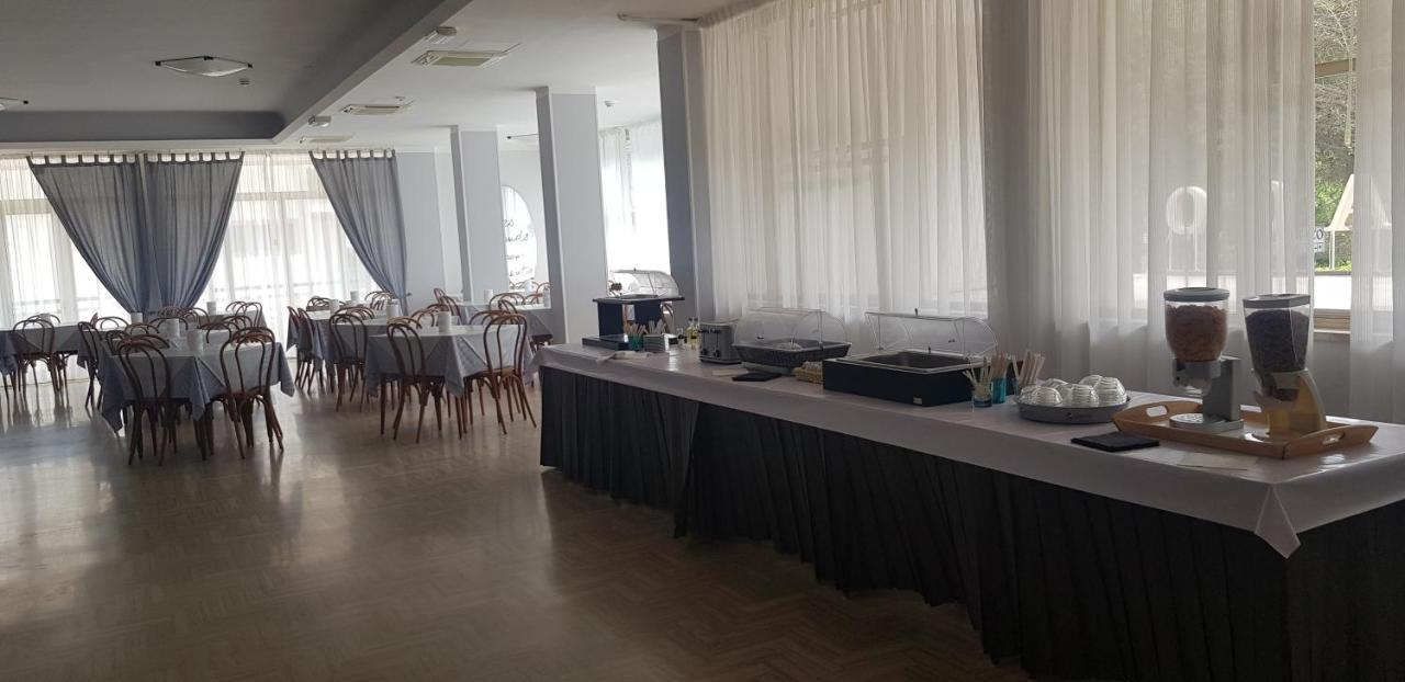 Hotel Monaco - Parcheggio Incluso Min 2 Gg Milano Marittima Exteriör bild