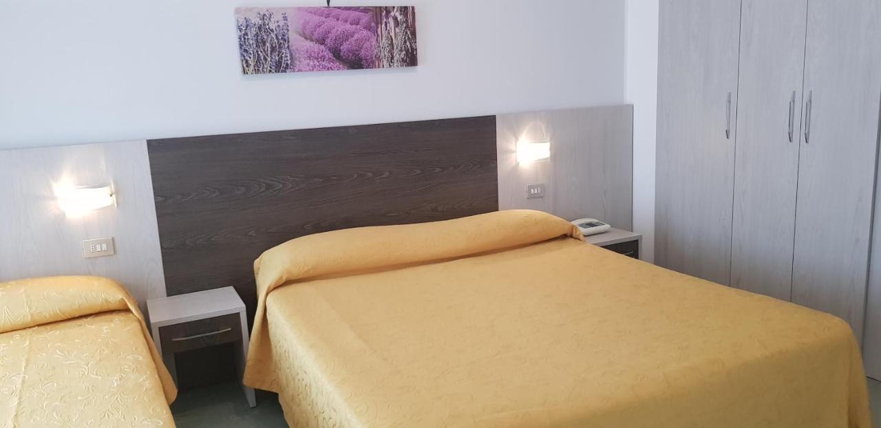 Hotel Monaco - Parcheggio Incluso Min 2 Gg Milano Marittima Exteriör bild