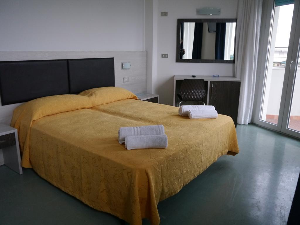 Hotel Monaco - Parcheggio Incluso Min 2 Gg Milano Marittima Exteriör bild