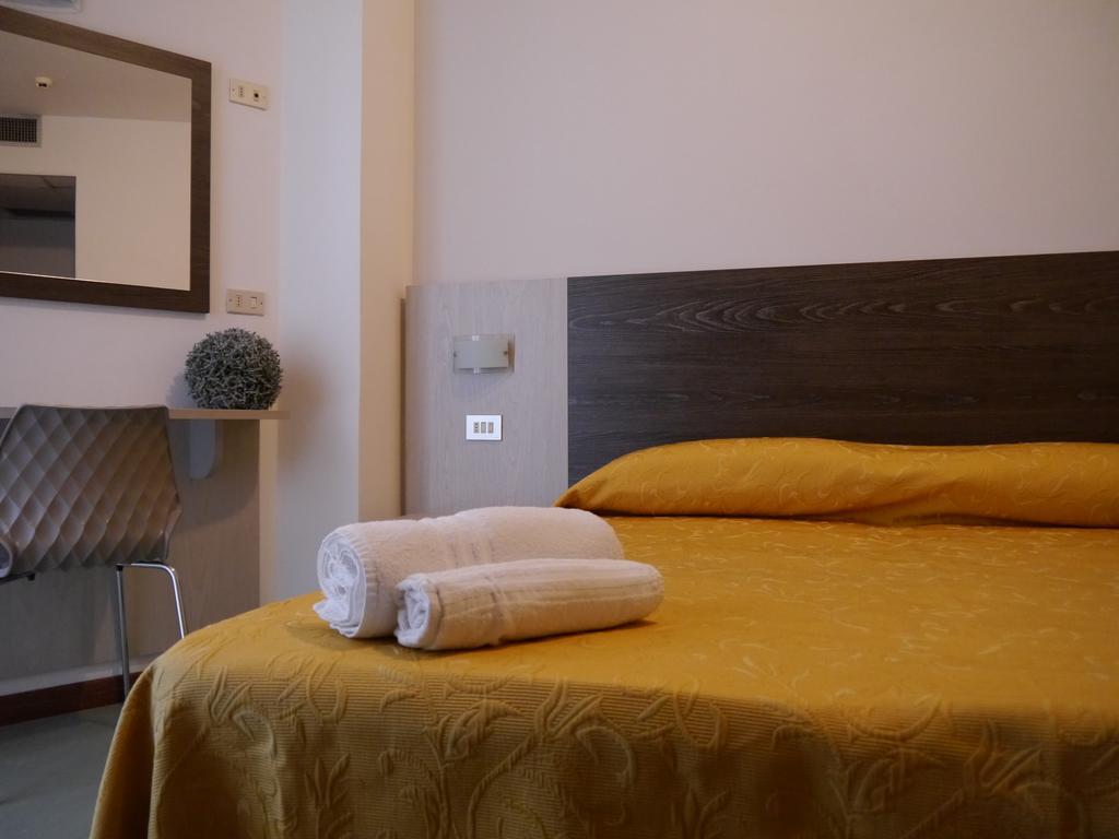 Hotel Monaco - Parcheggio Incluso Min 2 Gg Milano Marittima Exteriör bild