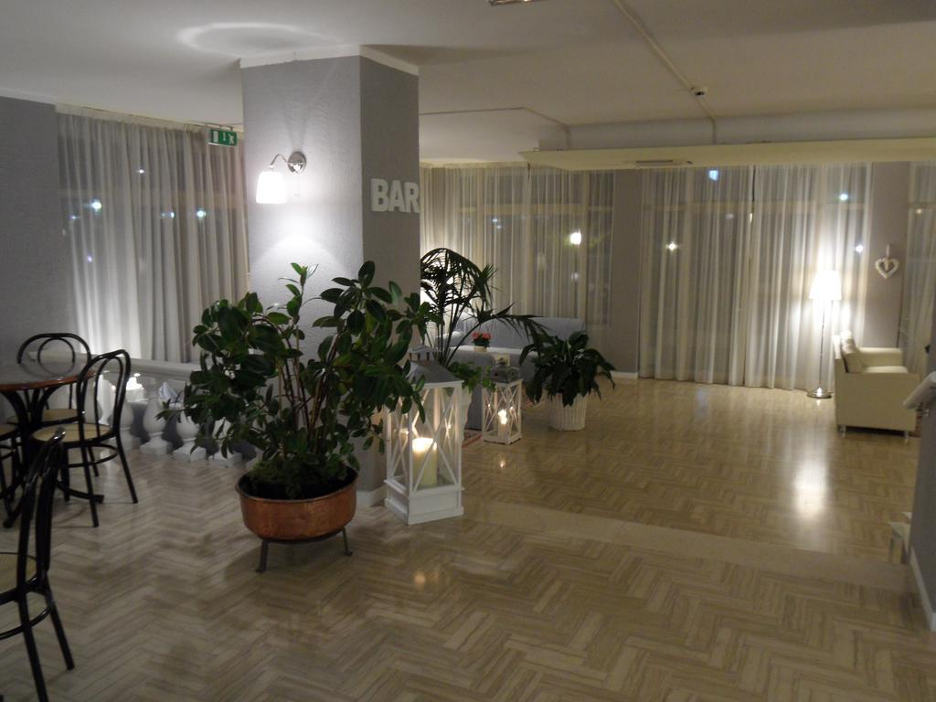 Hotel Monaco - Parcheggio Incluso Min 2 Gg Milano Marittima Exteriör bild